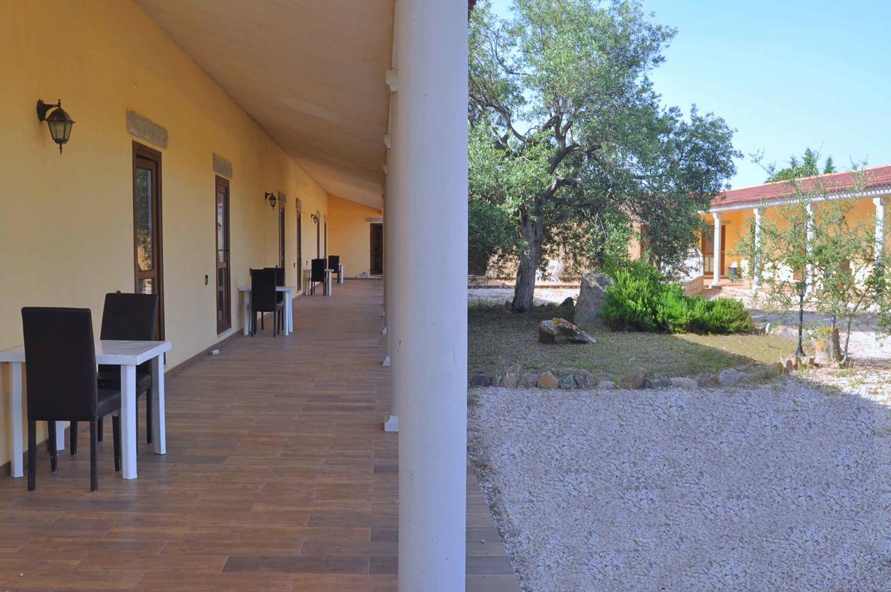 B&B Mare Della Gallura Badesi Buitenkant foto